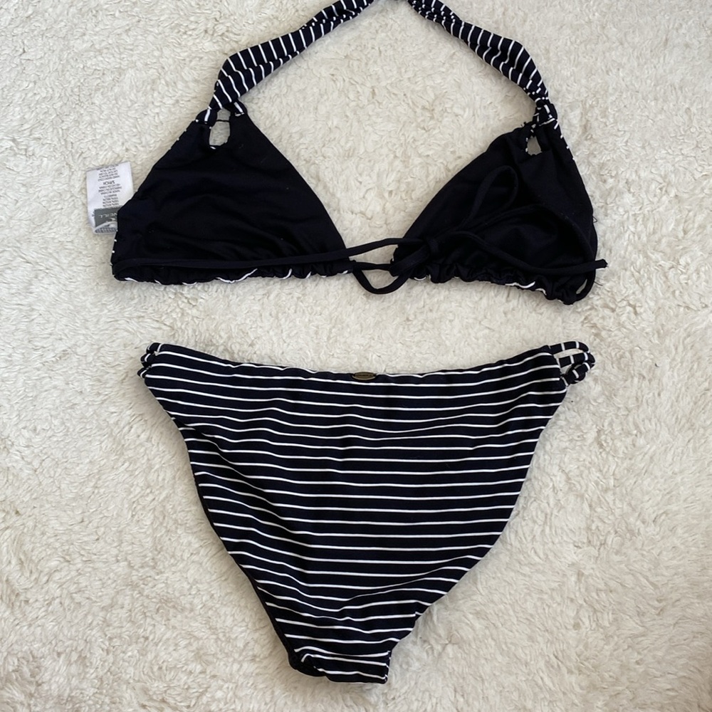 ❤️ Oneill Stripe Bikini Top and Bottom Size Small NWOT - Picture 2 of 13